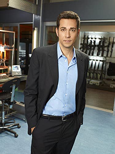 Chuck - Lintegrale De La Saison 4