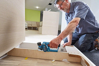 Bosch Professional Akku Hobel GHO 12V-20 (ohne Akku, 12 Volt, Hobelbreite Max. 56mm, In L-BOXX) in L-Boxx ohne Akku