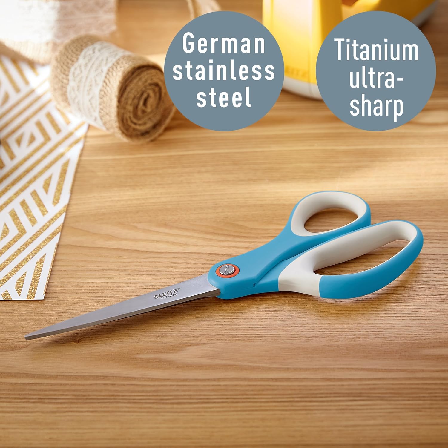 Leitz Tweehandige Schaar, Hoogwaardig Titanium Gecoat Roestvrij Staal, Zeer Scherp en Nauwkeurig, Ergonomische Handgreep, Voor Thuis en op Kantoor, Cosy Assortiment, Sereen Blauw, 53320061