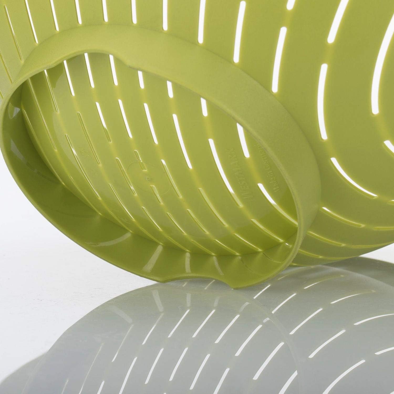 Westmark Colander/Strainer, With Curved Handles, Inner Diameter: 25 cm, Plastic, Bpa-Free, Colour: Green, 2424227A