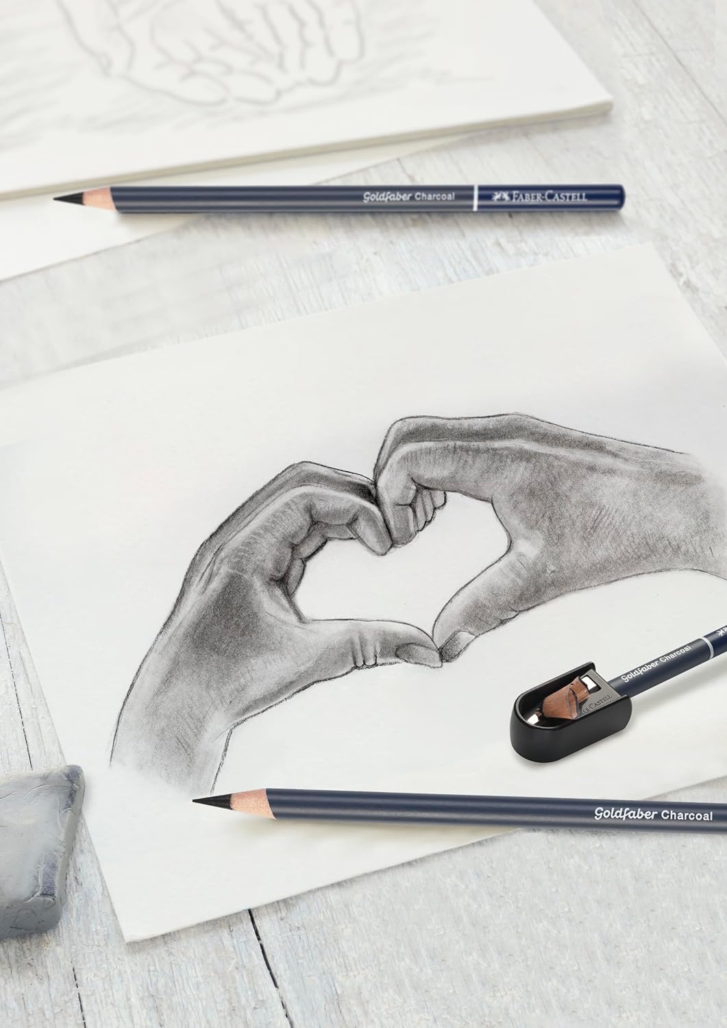 Faber-Castell 114006 - Zeichenset Goldfaber Charcoal, 8-teilig, inkl. Kohlestifte, Spitzer, Papierwischer und Radierer