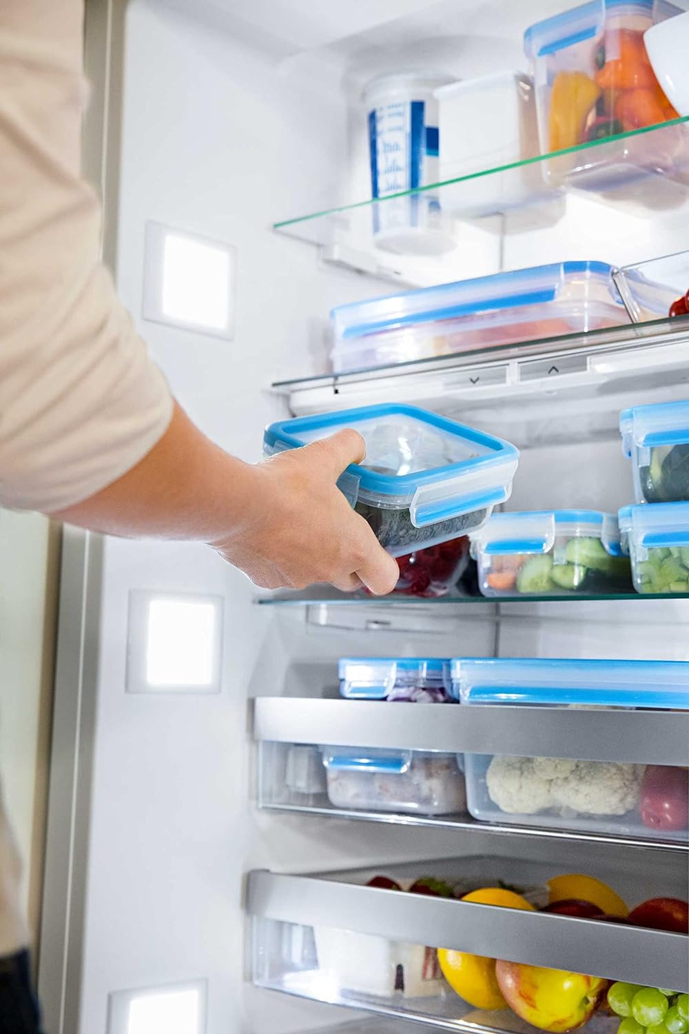 Emsa 508544 Clip & Close rectangular food storage container 2.2 litres, transparent/blue