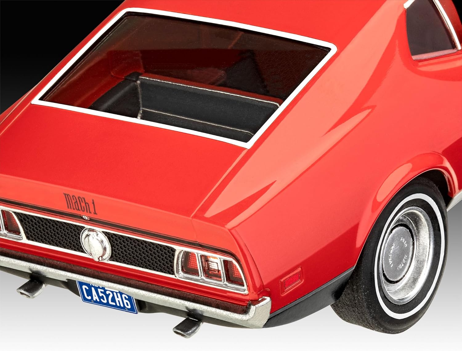 Revell Gift Set 05664 James Bond 007 Diamonds Are Forever, Ford Mustang Mach 1, 1:25 Scale Unbuilt Plastic Model Kit, With Accessories & Poster