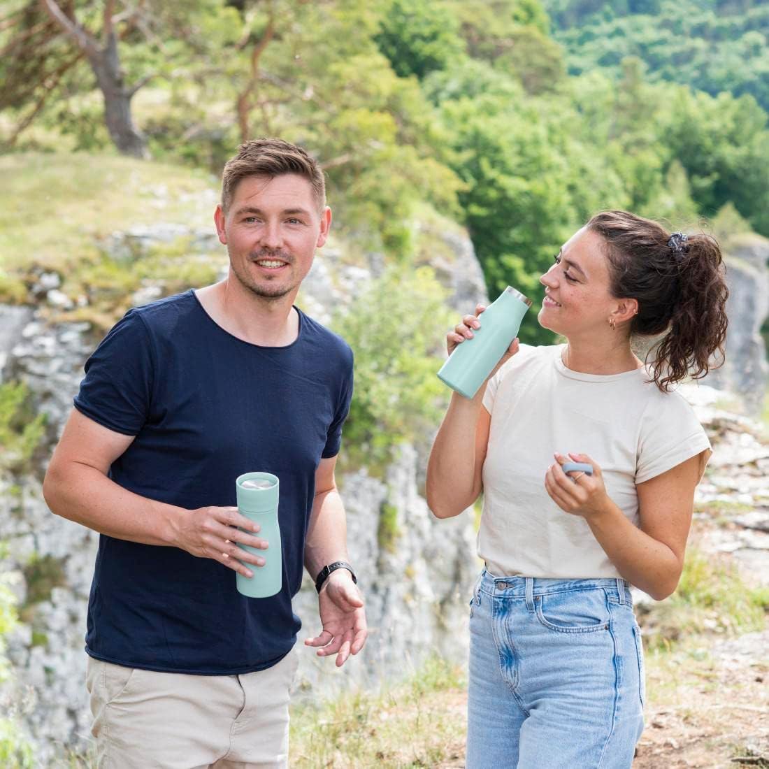 Xavax Thermobecher 400 ml (Isolierbecher mit Trinköffnung Quick Press Verschluss, Coffee to go Becher für 7h heiß/9h kalt, To Go Becher mit Schraubverschluss, Edelstahl Thermobecher to go) pastellblau