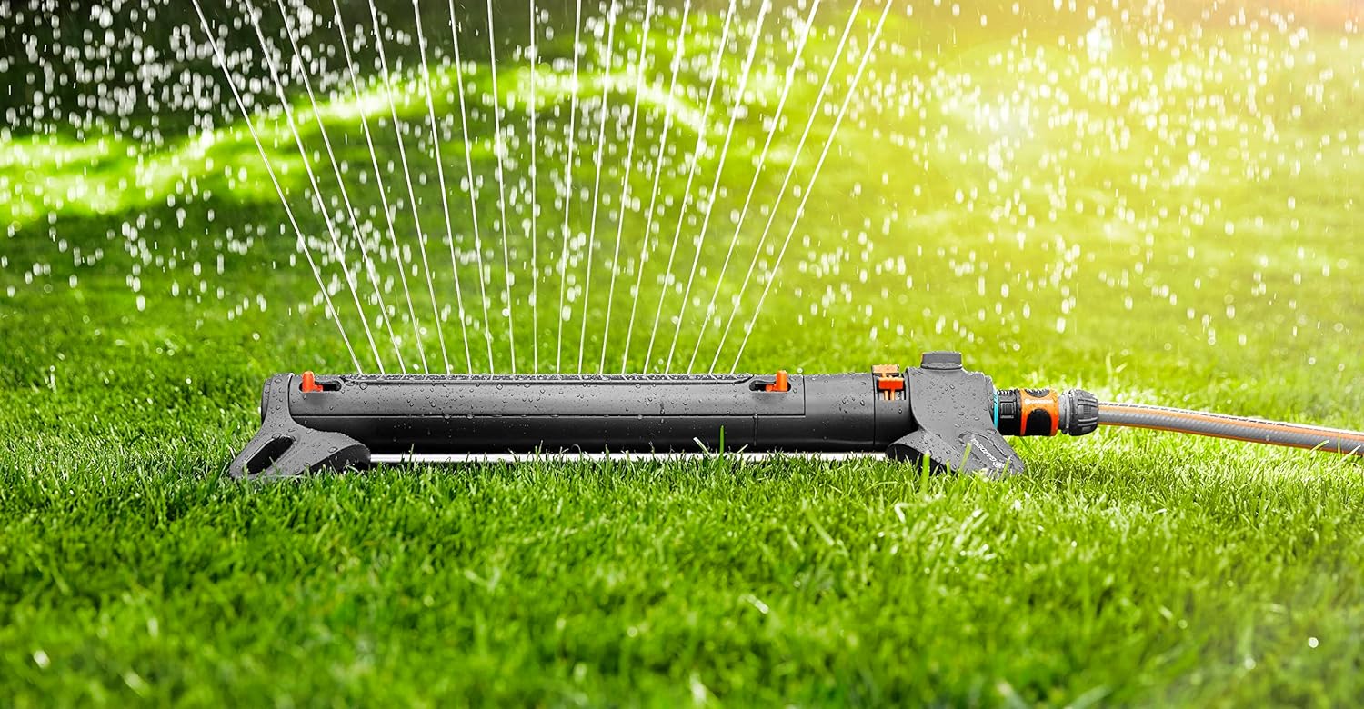 Gardena Viereckregner AquaZoom L: Regner zur Bewässerung von Flächen von 28-350 m², Reichweite 7-21 m, Sprengweite 4-17 m, integrierter Metallfilter (18714-20) 28 m² - max. 350 m²