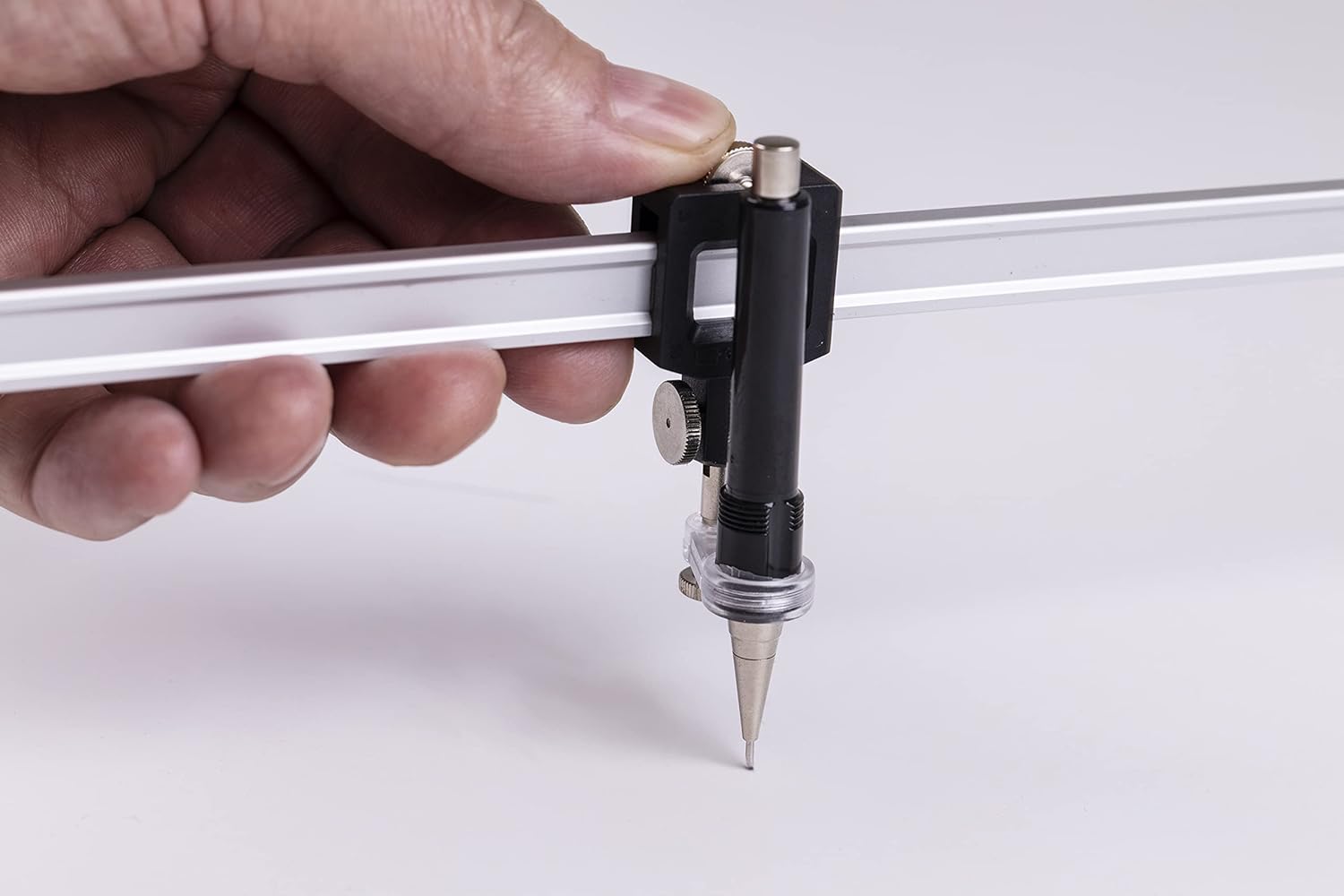 Aristo AH59000 Stangenzirkel (für Kreise mit Durchmesser bis zu 1280 mm, inkl. Zubehör