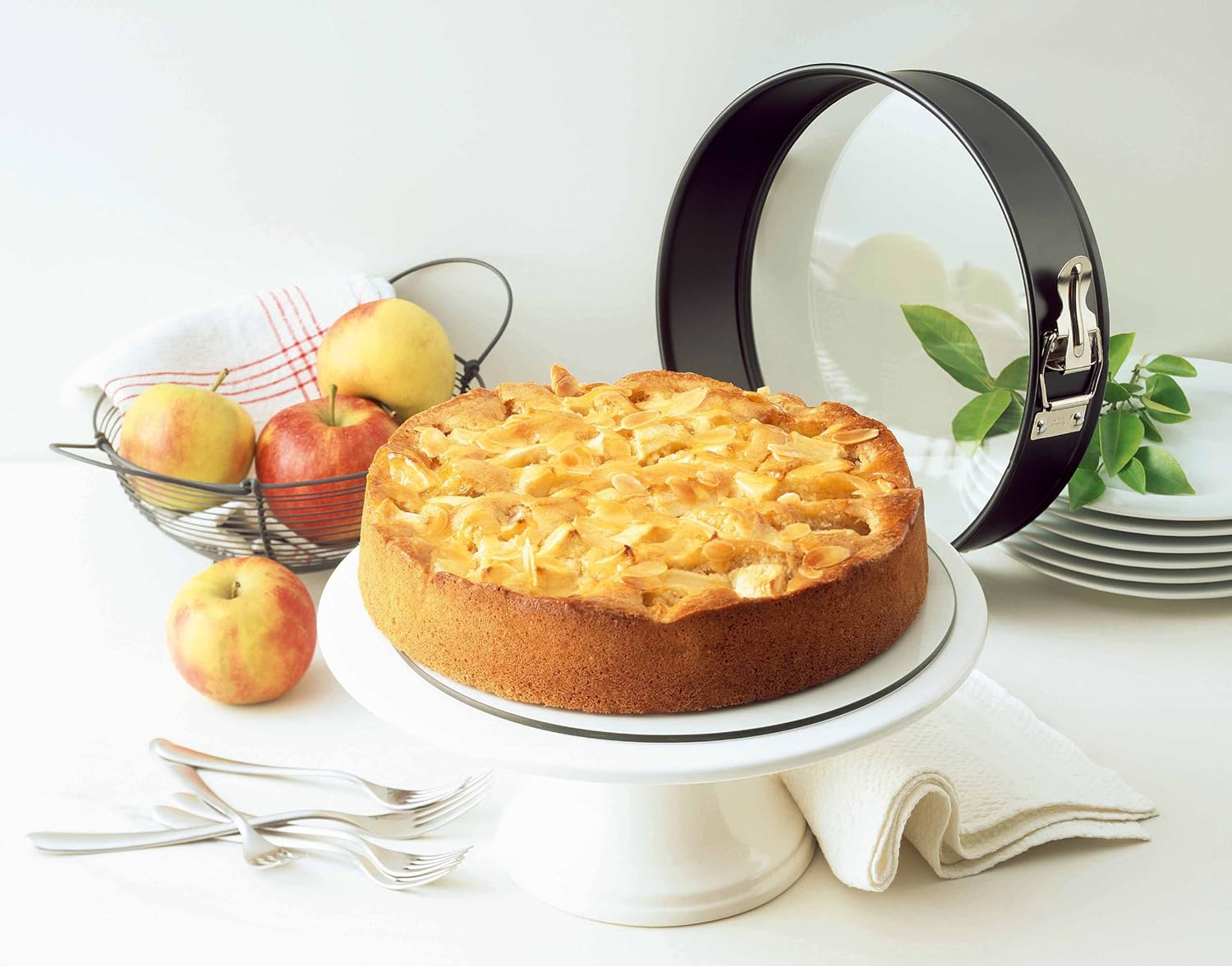 WMF Glass Bottom Springform Pan Crystal Good Non-Stick Coating Scratch-Resistant Glass Base Ready to Serve, 28 cm