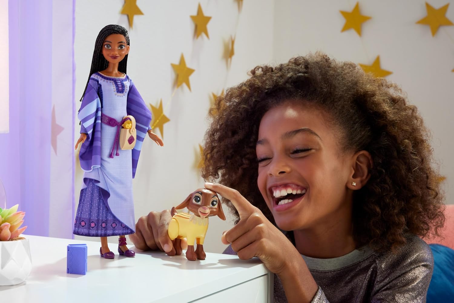 Mattel Disney Wish El Poder de los Deseos, Asha Muñeca con cabra Valentino, Star y accesorios, inspirado en la película, juguete +3 años, accesorios puede variar (HPX25)
