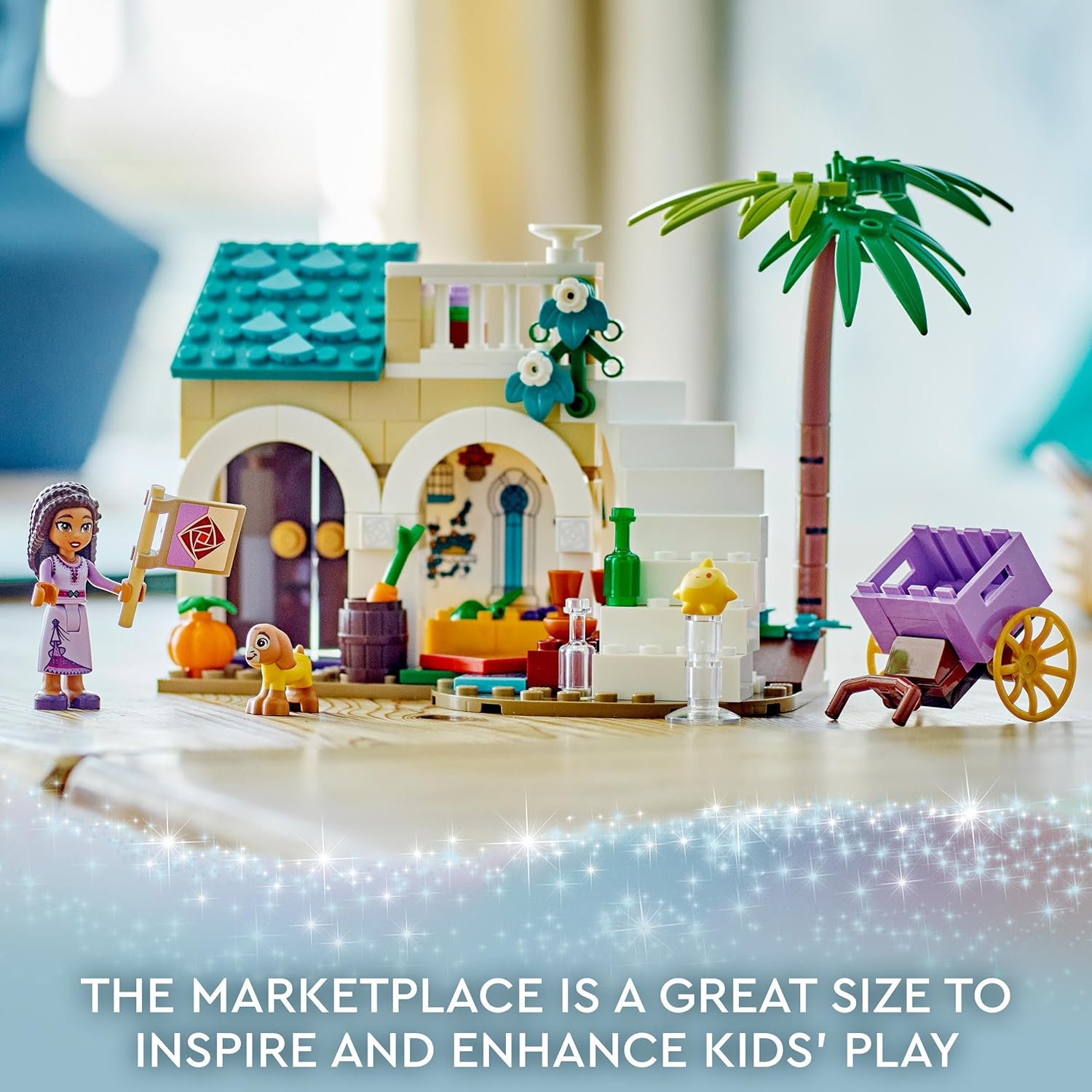 LEGO 43223 Disney Wish Asha in der Stadt Rosas, Wish-Film-Set mit Marktplatz, Asha-Minipuppe, Valentino als Spielzeug-Ziege und Stern-Figuren, Geschenk für Kinder ab 6 Jahren, Mädchen und Jungen