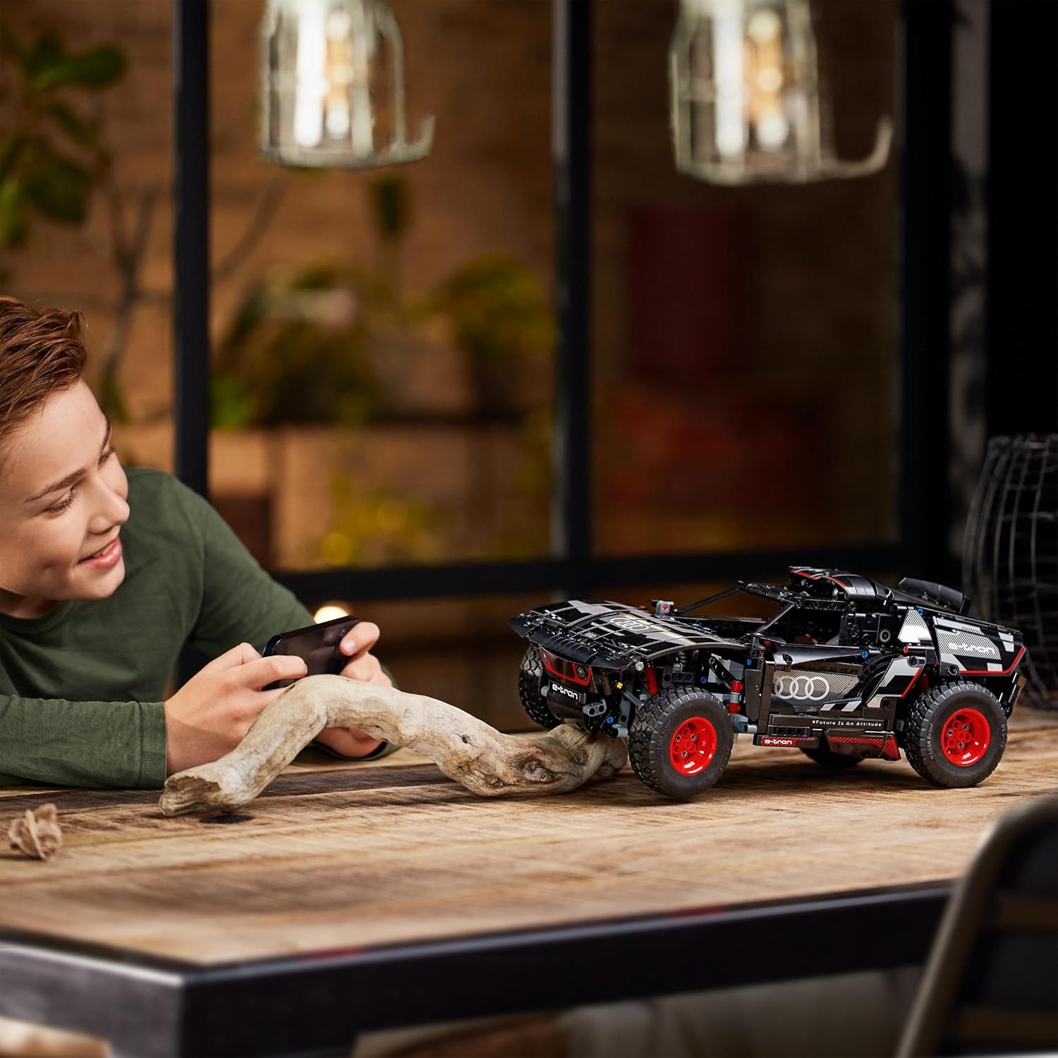 LEGO Technic Audi RS Q E-Tron, Macchina Telecomandata da Rally, Modellino di Auto Fuoristrada Dakar con App CONTROL+ da Costruire, Giocattoli per Ragazzi, Ragazze e Fan da 10 Anni, Idea Regalo 42160