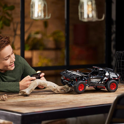 LEGO Technic Audi RS Q E-Tron, Macchina Telecomandata da Rally, Modellino di Auto Fuoristrada Dakar con App CONTROL+ da Costruire, Giocattoli per Ragazzi, Ragazze e Fan da 10 Anni, Idea Regalo 42160