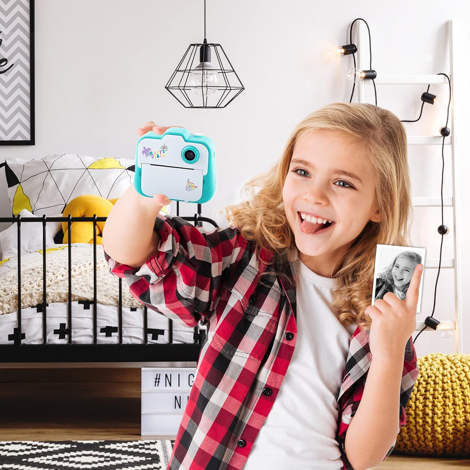 Canal Toys - Photo Creator, Selfie and Video Instant Printing Camera - Thermal Paper for 250 Photos - LCD Display - from Age 8 - CLK 001