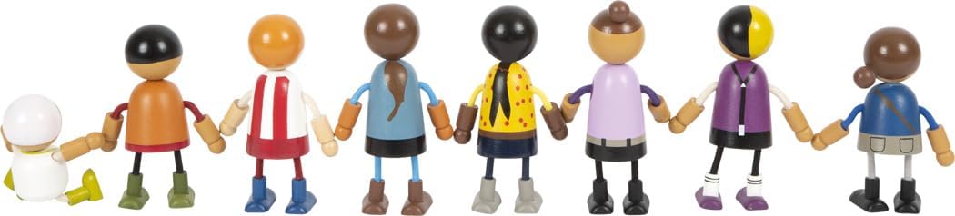Small Foot Bending Family w/Baby, 8 Flexible Wooden Dolls of Various Ages, Genders & Skin Colours, 12426