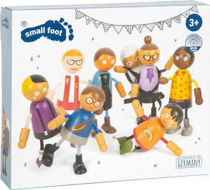 Small Foot Bending Family w/Baby, 8 Flexible Wooden Dolls of Various Ages, Genders & Skin Colours, 12426