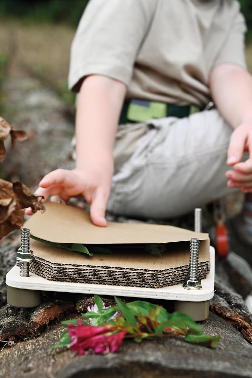 small foot Flower Discover, Made of FSC 100%-Certified Wood, Crafting Press for Kids Aged 3+ Years, 12436