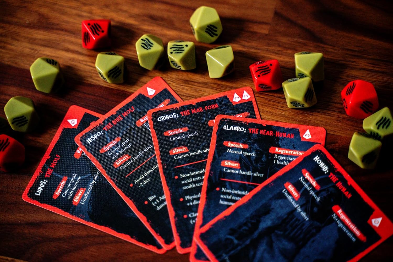 Renegade Game Studios Werewolf: The Apocalypse 5th Edition Set di dadi e carte modulo per giocatori di gioco di ruolo