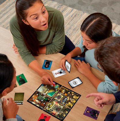 Hasbro Gaming Cluedo Escape: Das Midnight Hotel Brettspiel Einmalige Escape Room Spiele für 1-6 Spieler Kooperative Detektivspiele (niederländische Version)