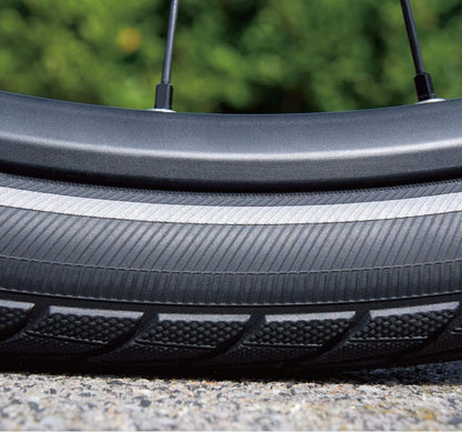 Schwalbe Marathon Plus SmartGuard Tyre, Black/Reflective