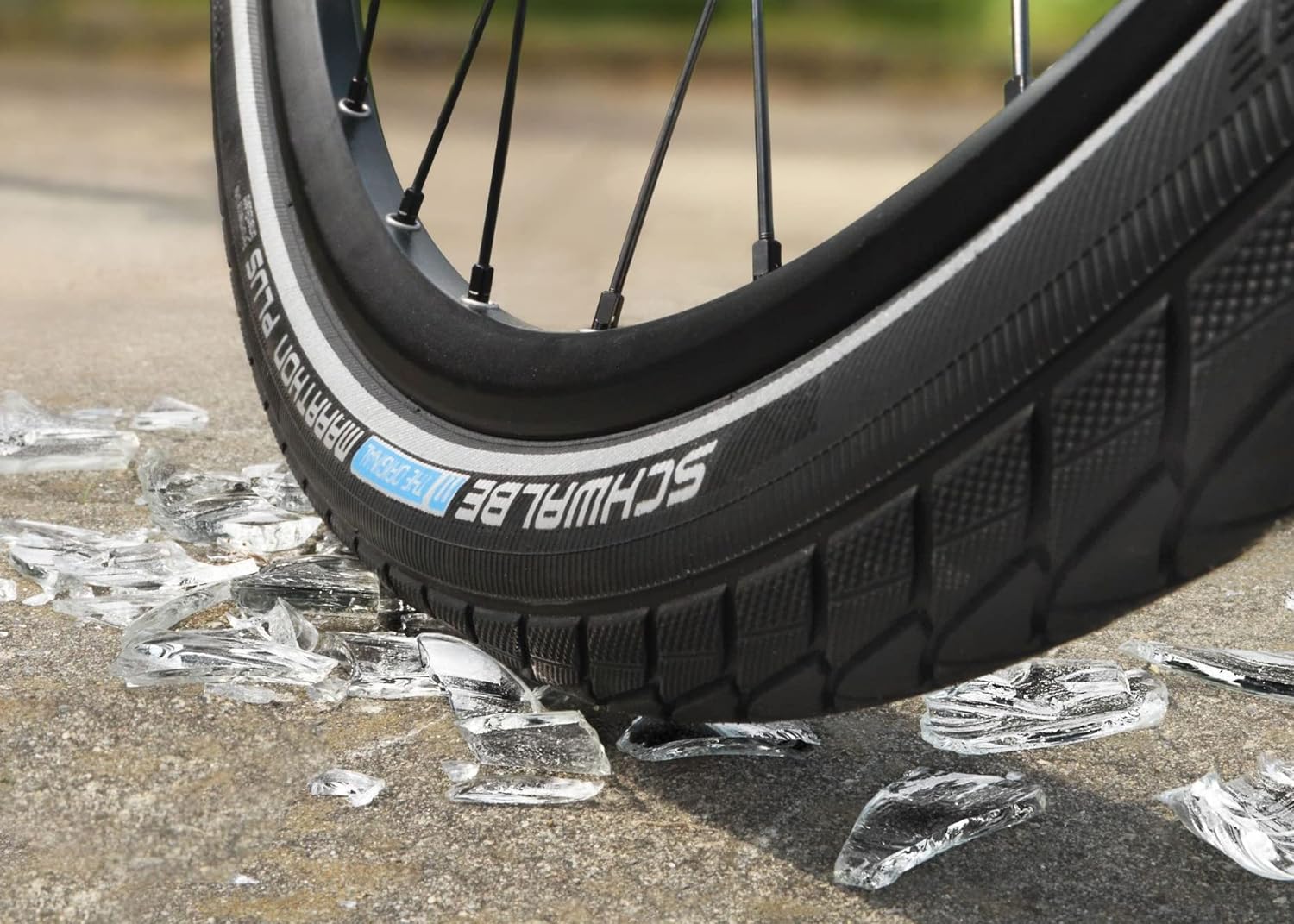 Schwalbe Marathon Plus SmartGuard Tyre, Black/Reflective