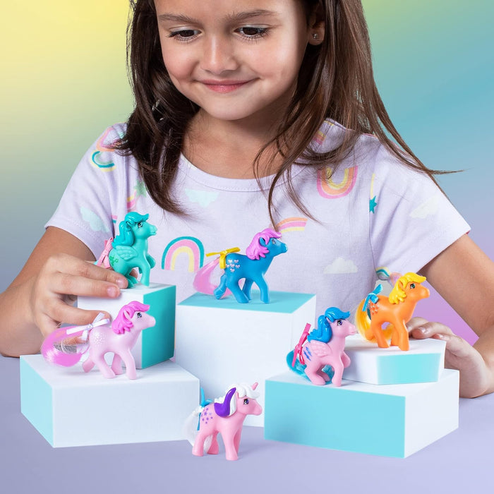My Little Pony - Paquete de coleccionista de figuras de 40 aniversario, diversión básica, 35338, 6 personajes clásicos de pony en diseños retro originales, juego de regalo de juguete, juguetes de