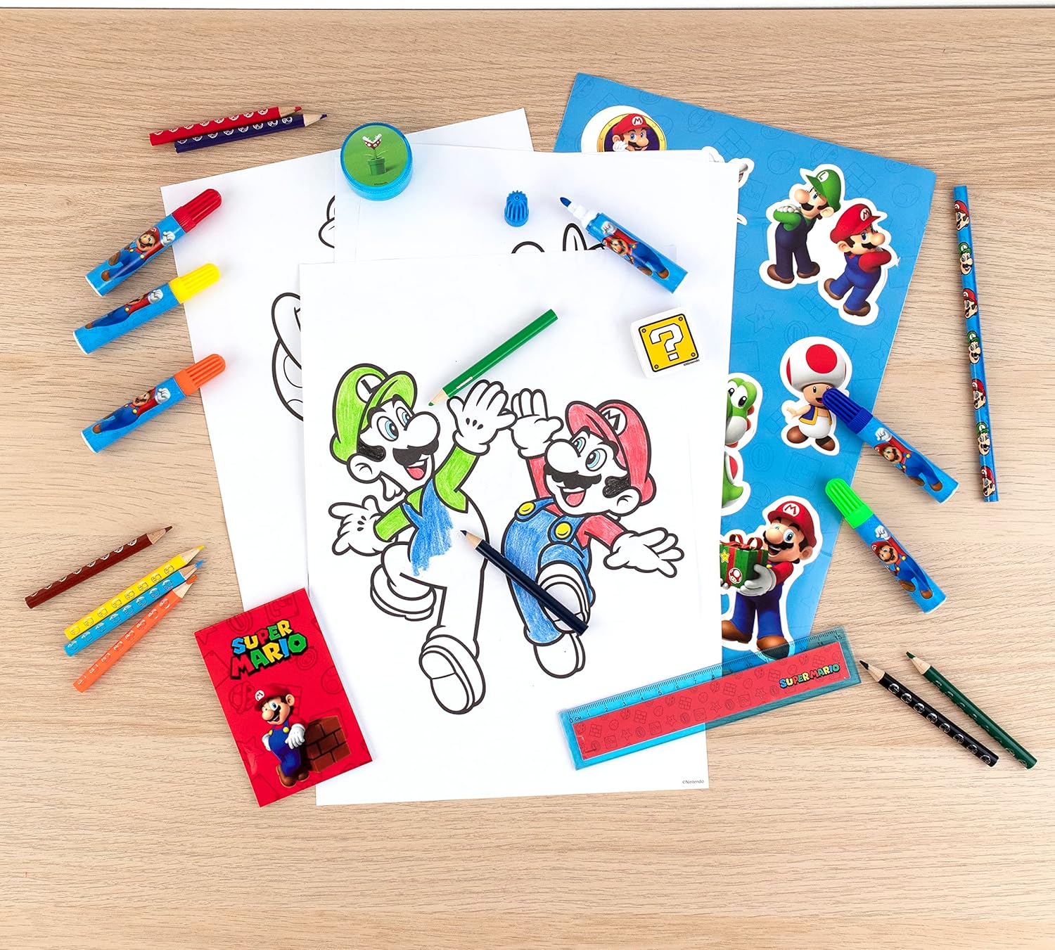 Undercover- Super Mario Torre de pintura y escritura, 35 piezas, Multicolor (26602666