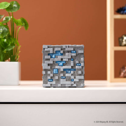 Minecraft illuminating Diamond Ore
