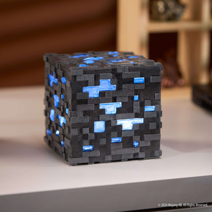Minecraft illuminating Diamond Ore