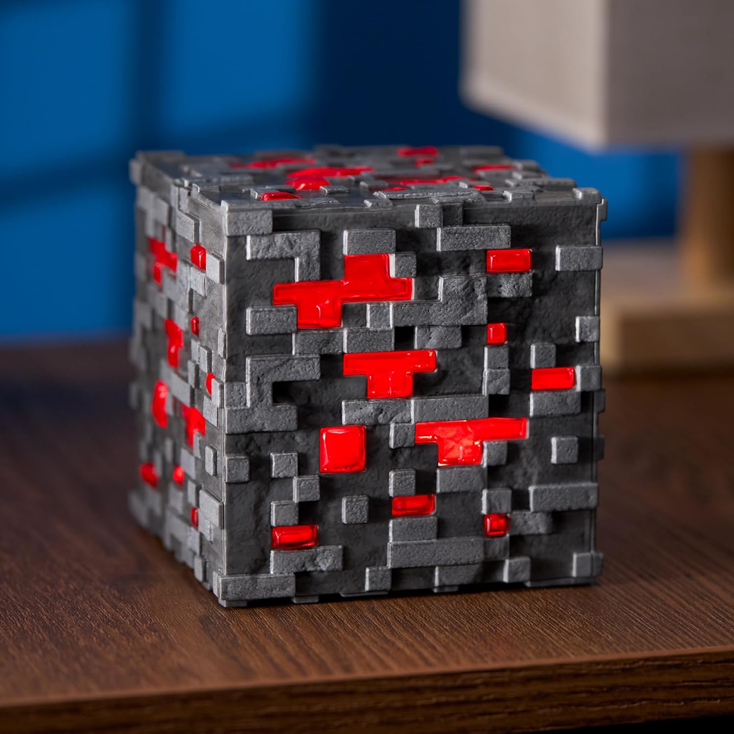 Noble Collection Minecraft réplique Illuminating Redstone Ore Cube 10 cm