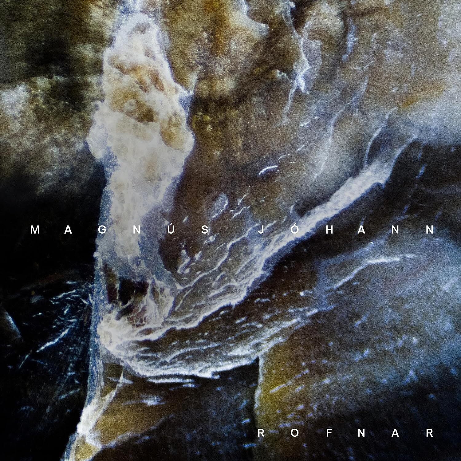 Magnús Jóhann: Rofnar