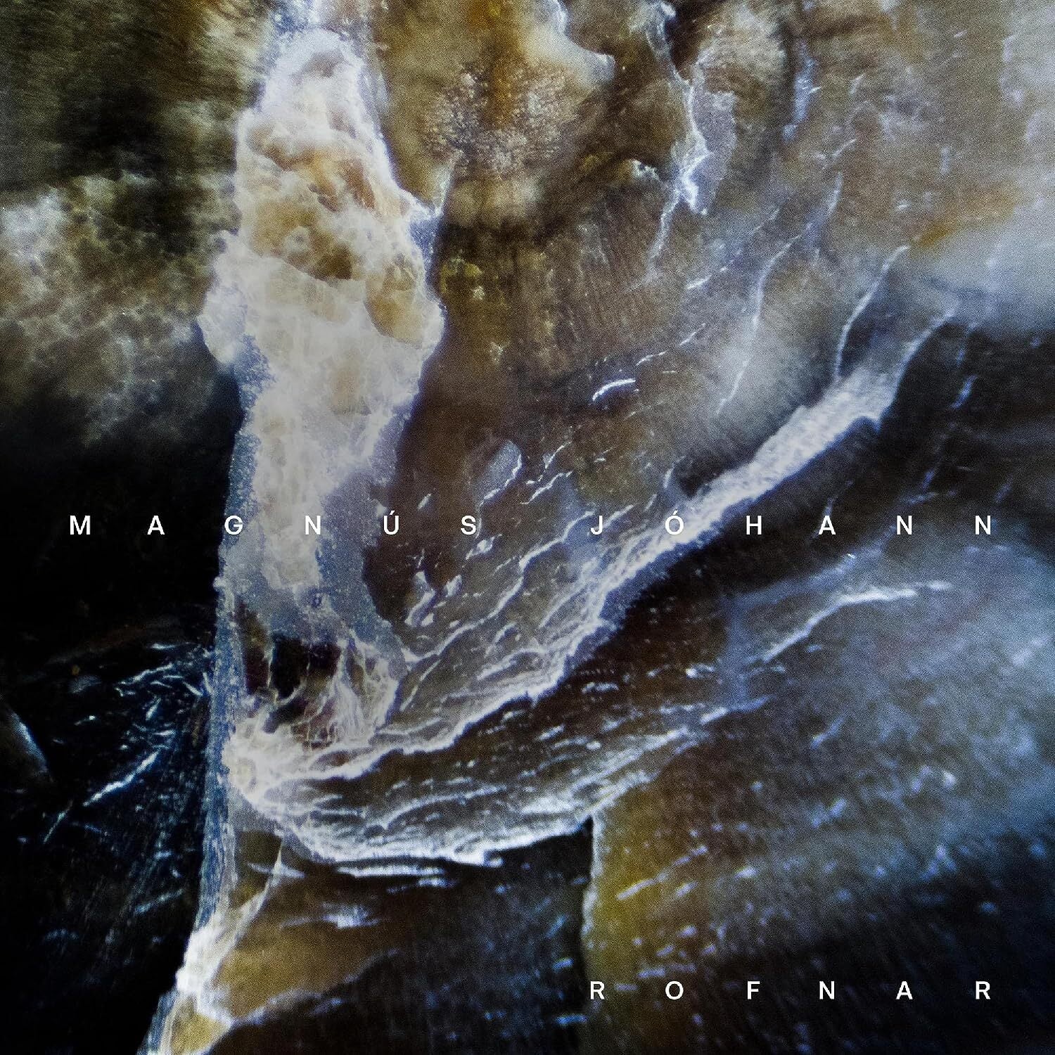 Magnús Jóhann: Rofnar
