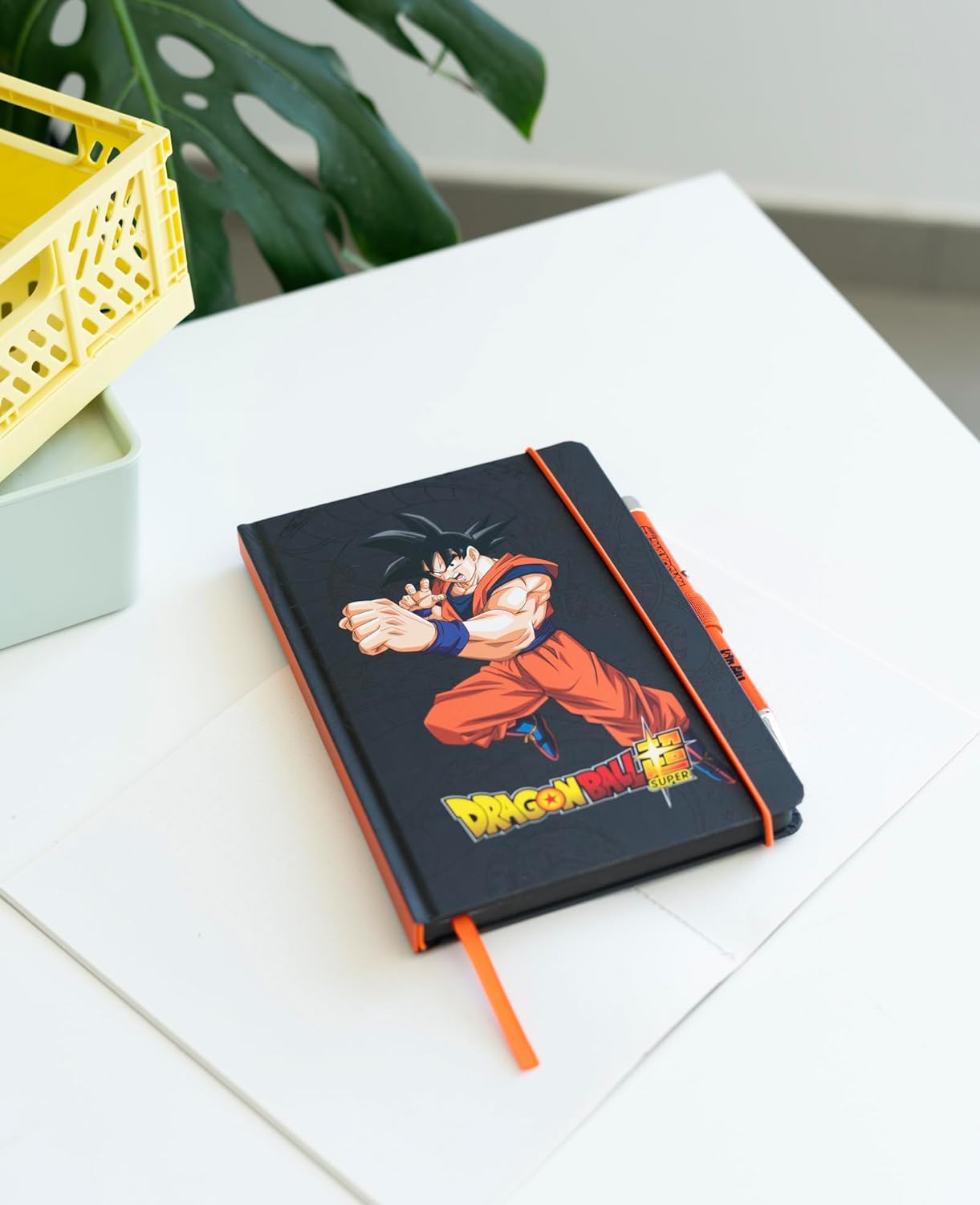 Grupo Erik Taccuino A5 Dragon Ball Manga e Penna - Quaderno Appunti Bullet Journal Puntinato con Penna Proiettore a Pile, Copertina Rigida | Diario Personale: Anime Gadget (192 Pagine