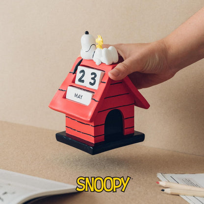 Calendario perpetuo 3D Snoopy Doghouse - Calendario 3D Snoopy - Snoopy figura ideal decoración Snoopy habitación - Calendario sobremesa de Figura Snoopy, licencia oficial