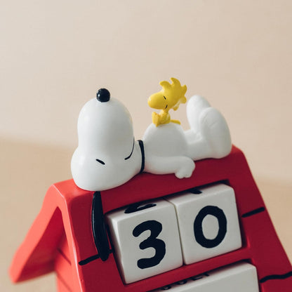 Calendario perpetuo 3D Snoopy Doghouse - Calendario 3D Snoopy - Snoopy figura ideal decoración Snoopy habitación - Calendario sobremesa de Figura Snoopy, licencia oficial