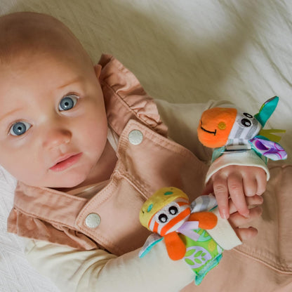 Playgro Wrist Rattle and Foot Finder Set - Captivating Developmental Toys for Babies 0-12 Months with Charming Jungle Companions - Baby's First Rattle Socks & Hand Entertainment