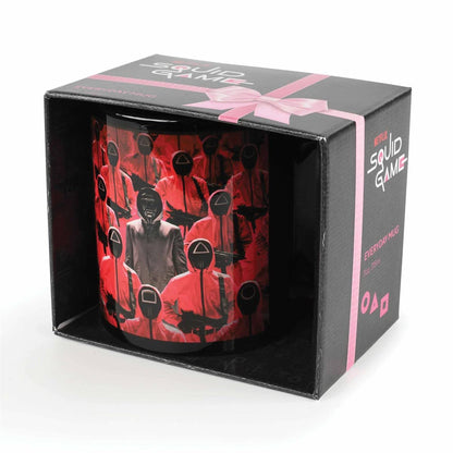 Squid Game - Kaffeebecher (12 cm x 8,7 cm x 10,5 cm) (Schwarz/Pink