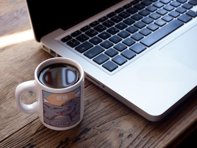 Pyramid International Ilustrata Mug (Kaiju Kiss Design) 11oz Ceramic Coffee Mug, Cups and Coffee Mugs for Men and Mugs for Women - Official Merchandise, Black