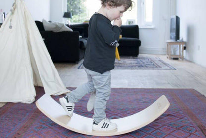Wobbel Balanceboard, fördert Kreativität und Phantasie beim Spielen (weiß - waldgrün