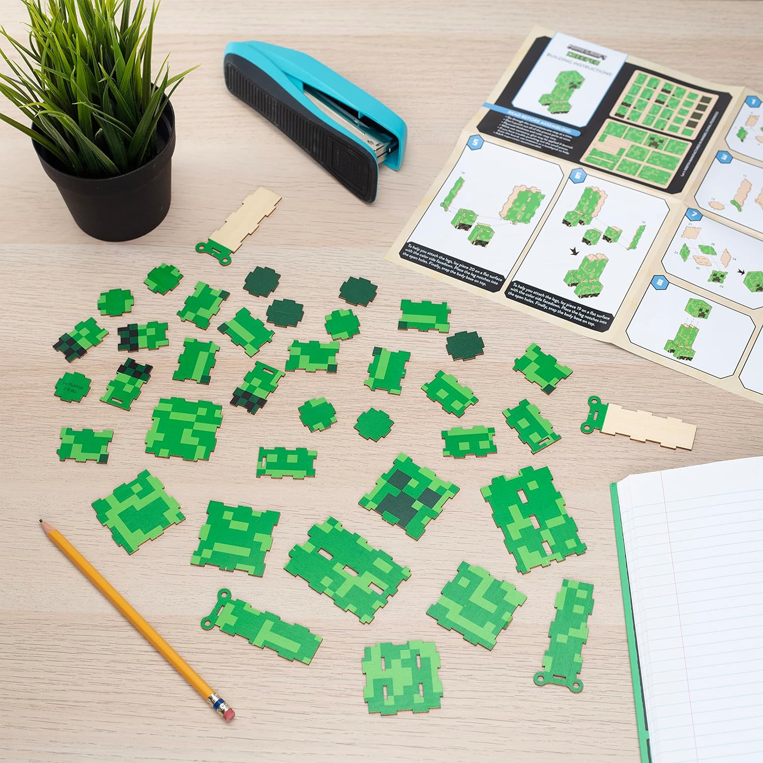 Incredibuilds Minecraft Creeper 3D Wood Puzzle & Model Figure Kit (38 Pieces) - Build & Paint Your Own 3-D Video Game Toy, No Glue Required - Officially Linensed - Gift for Kids, Boys & Teens