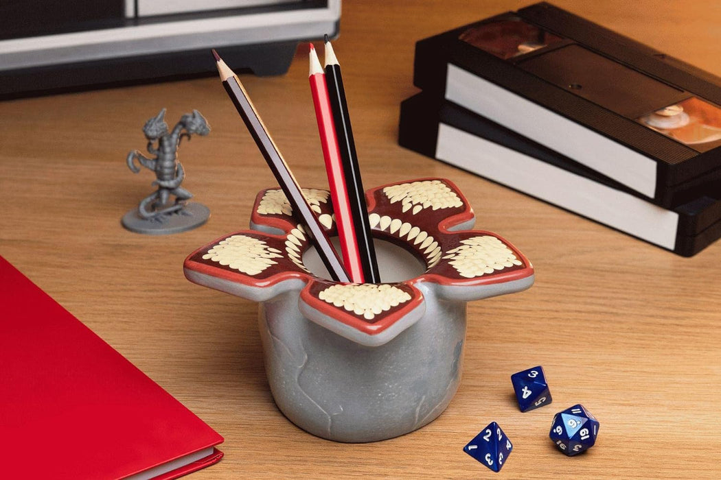 Paladone Demogorgon Ceramic Planter or Pen Holder Officially Licensed Stranger Things Merchandise and Desk Decoration, Keramik-Pflanzgefäß Oder Stift-Organizer PP9784ST