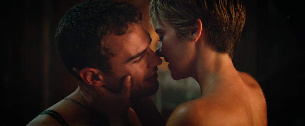 Coffret divergente : divergente ; divergente 2 - l'insurrection ; divergente 3 - au-delà du mur