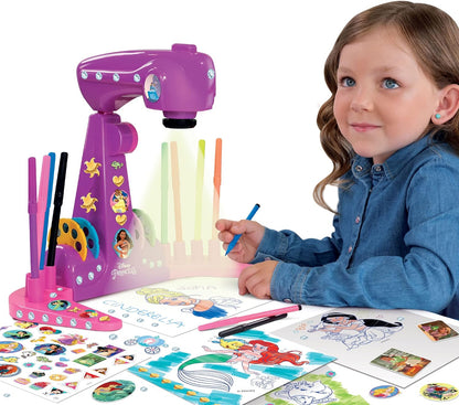 Lisciani - PRINCESS PROJECTOR DRAWING SCHOOL - For Children Aged 4 and Up - Learn to Draw Disney Princesses - Includes Projector, Discs, Colored Pens, Stickers, Paper, and More