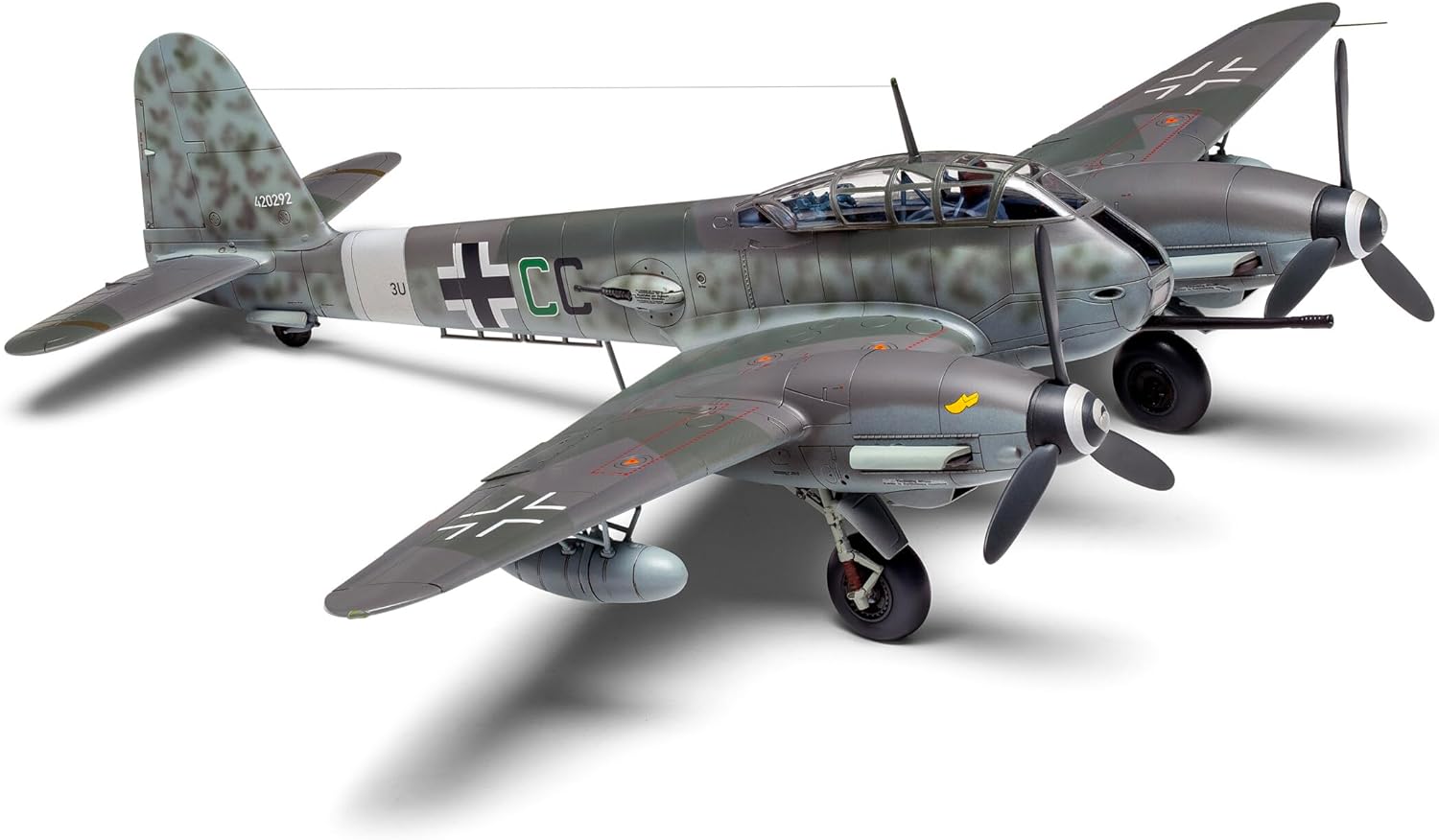 Airfix Model Set, A04066 Messerschmitt Me410A-1/U2 & U4 Model Building Kit, Kits de avión Modelo de plástico para Adultos y niños Mayores de 8 años, el Juego Incluye bebederos y calcomanías