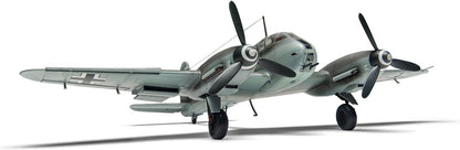 Airfix Model Set, A04066 Messerschmitt Me410A-1/U2 & U4 Model Building Kit, Kits de avión Modelo de plástico para Adultos y niños Mayores de 8 años, el Juego Incluye bebederos y calcomanías