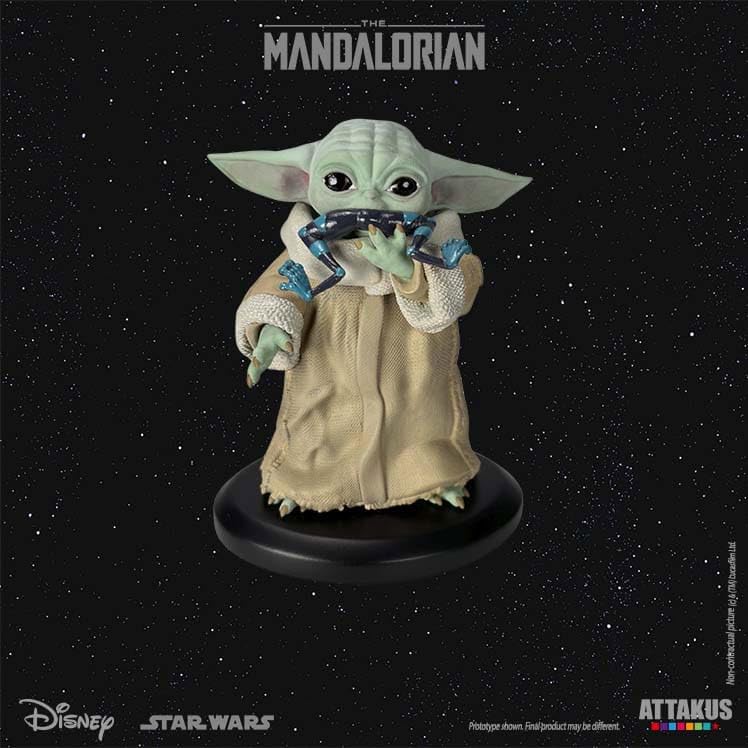Star Wars: The Mandalorian Classic Collection statuette 1/5 Grogu Eating Frog 10 cm