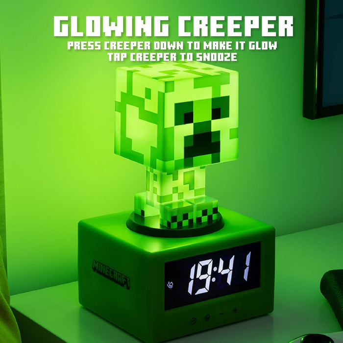 Réveil Creeper Minecraft - Officiellement licencié, avec Musique de Minecraft et veilleuse, Cadeau pour Jeunes Fans, Accessoire de Salle de Jeux