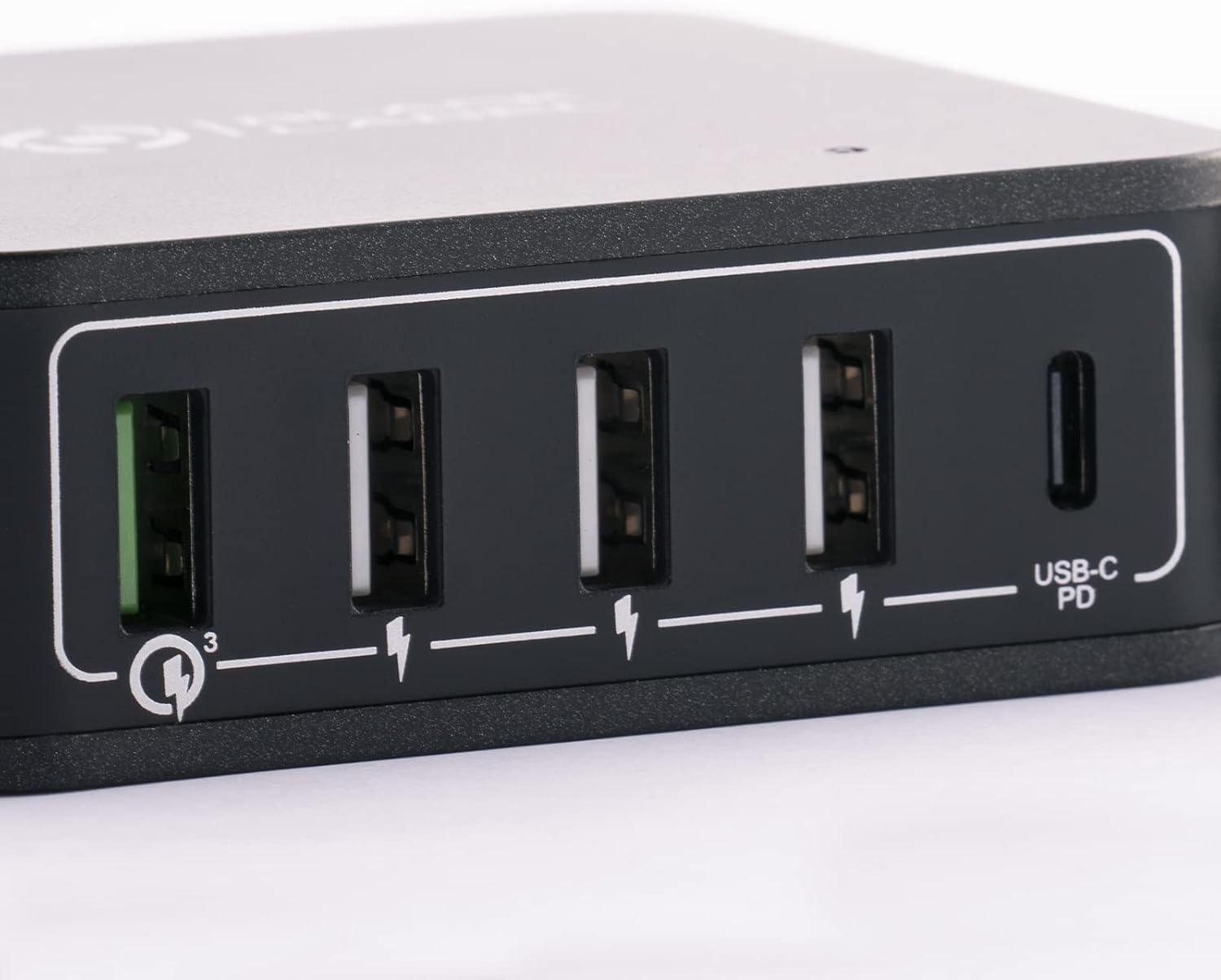 Celly, Power Station Line Black Label, Power Bank with 4 USB ports and 1 USB-C port, Power Delivery Technology and Qualcomm QC30, Simultaneous Charge Up to 5 Devices, Desktop Charger