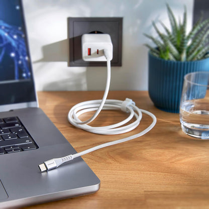 Intenso USB-Cable C315C, USB-C auf USB-C Daten- und Ladekabel, Power Delivery mit bis zu 60 Watt, Nylon, 1.5 Meter, weiß
