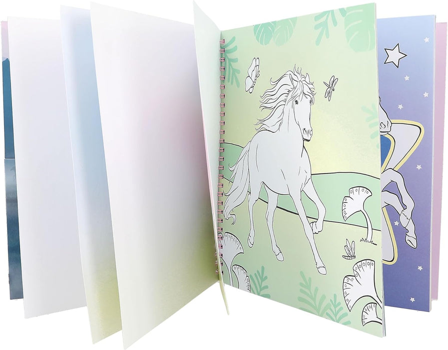 Depesche 12765 Miss Melody - Malbuch mit 20 Seiten zum Gestalten von Pferde-Motiven, Stickerbogen und Pailletten-Verzierung