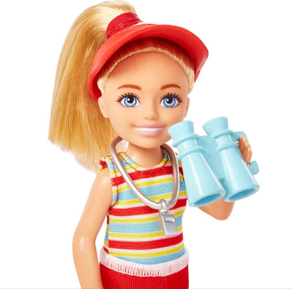 Barbie Puppe & Spielset, Chelsea Can Be Blonde Lifeguard Kleines Puppenset mit Outfit & 6 Karriere-Zubehör
