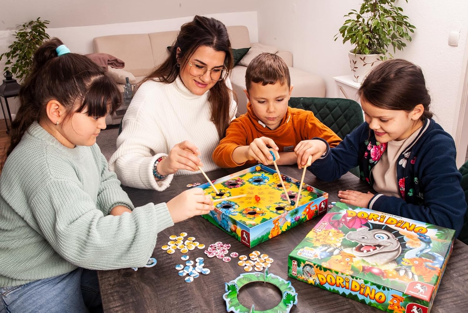 Pegasus Spiele Dori Dino Board Game, 2-4 Players, Age 3+, Glitter Dino Eggs, Box becomes a game board
